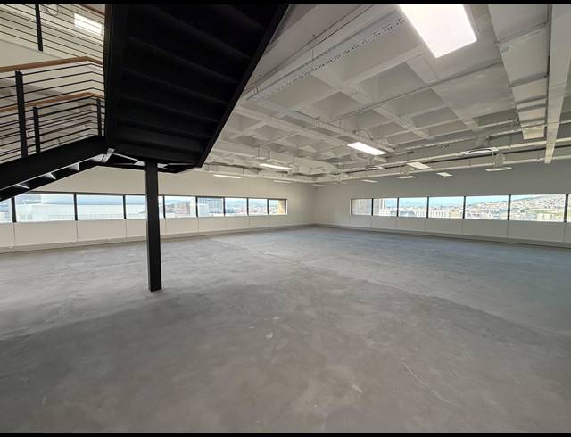 956M² BUILDING TO LET IN CAPE TOWN CITY CENTRE
